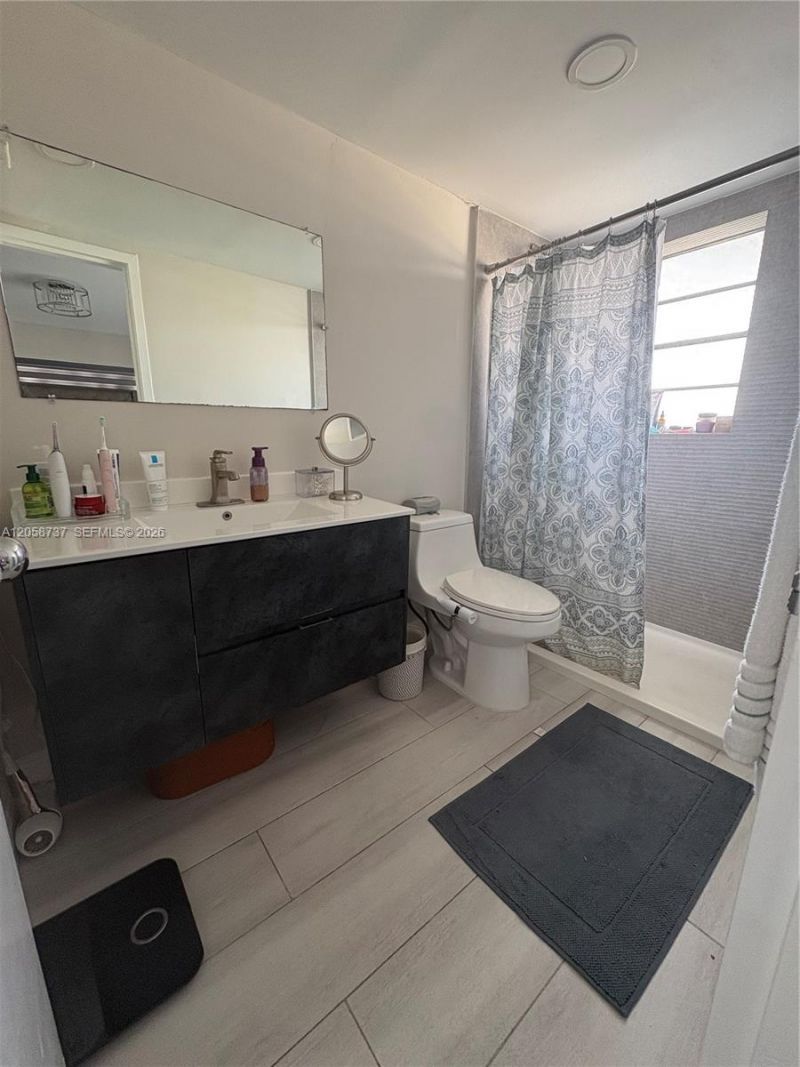 7620 Carlyle Ave, Unit 502, Miami Beach, FL 33141 Photo