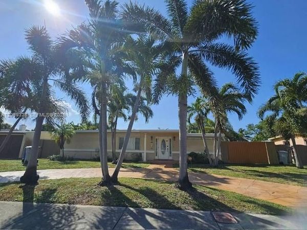 1732 NE 50th St , Pompano Beach, FL 33064