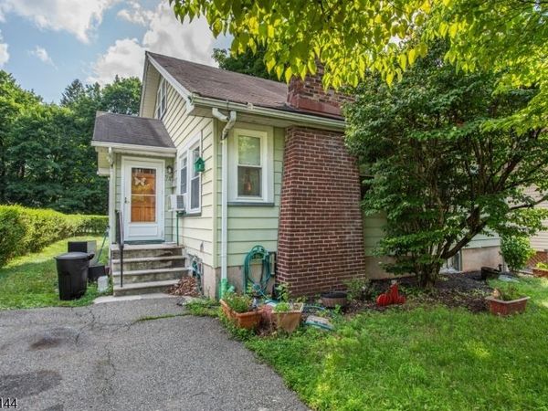 98 Westville Ave, Caldwell, NJ 07006