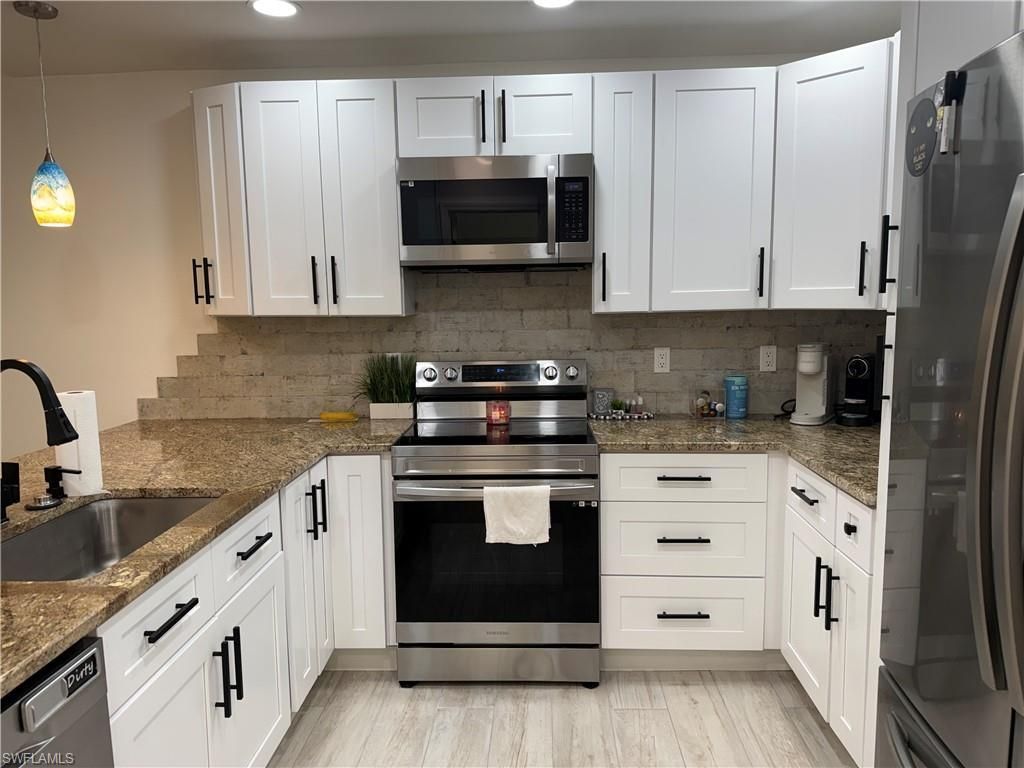 6320 Royal Woods Dr, Fort Myers, FL 33908 Photo