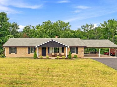 17747 SENEDO ROAD, EDINBURG, VA 22824