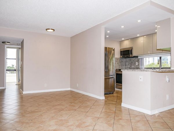17021 N Bay Road, Unit 529, Sunny Isles Beach, FL 33160