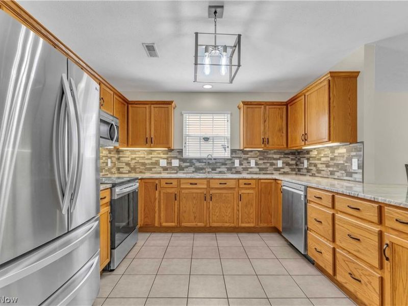 406 Oleander Oval, Unit 44, Madison, OH 44057 Photo 4