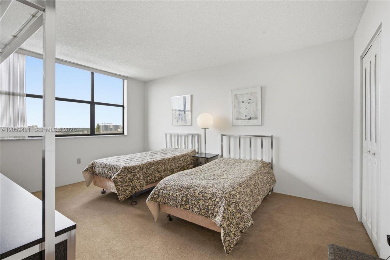 20100 W Country Club Dr , Unit 1206, Aventura, FL 33180 Photo