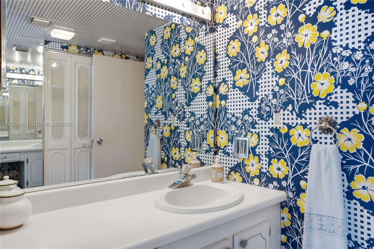 20100 W Country Club Dr , Unit 1206, Aventura, FL 33180 Photo