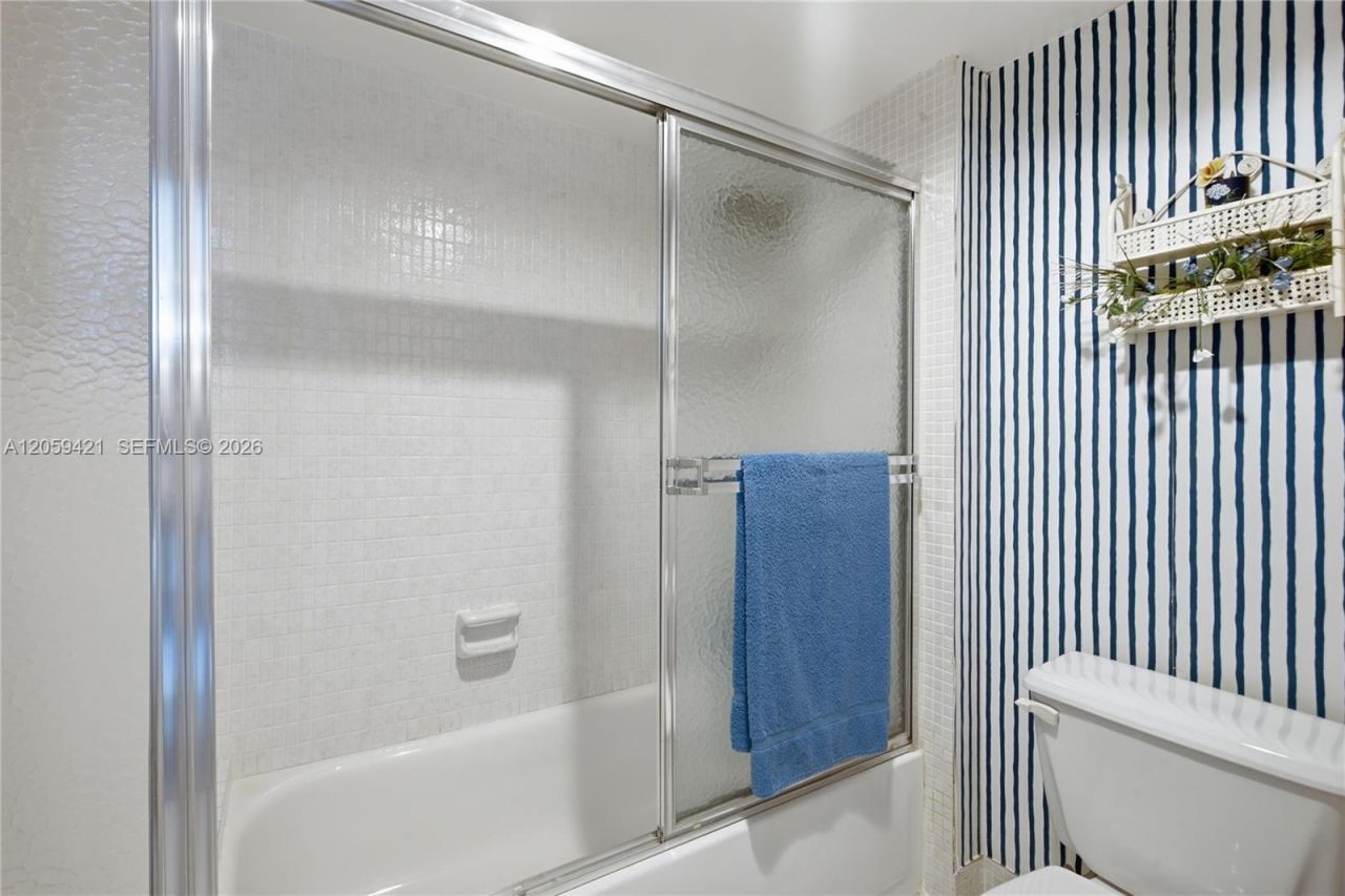 20100 W Country Club Dr , Unit 1206, Aventura, FL 33180 Photo