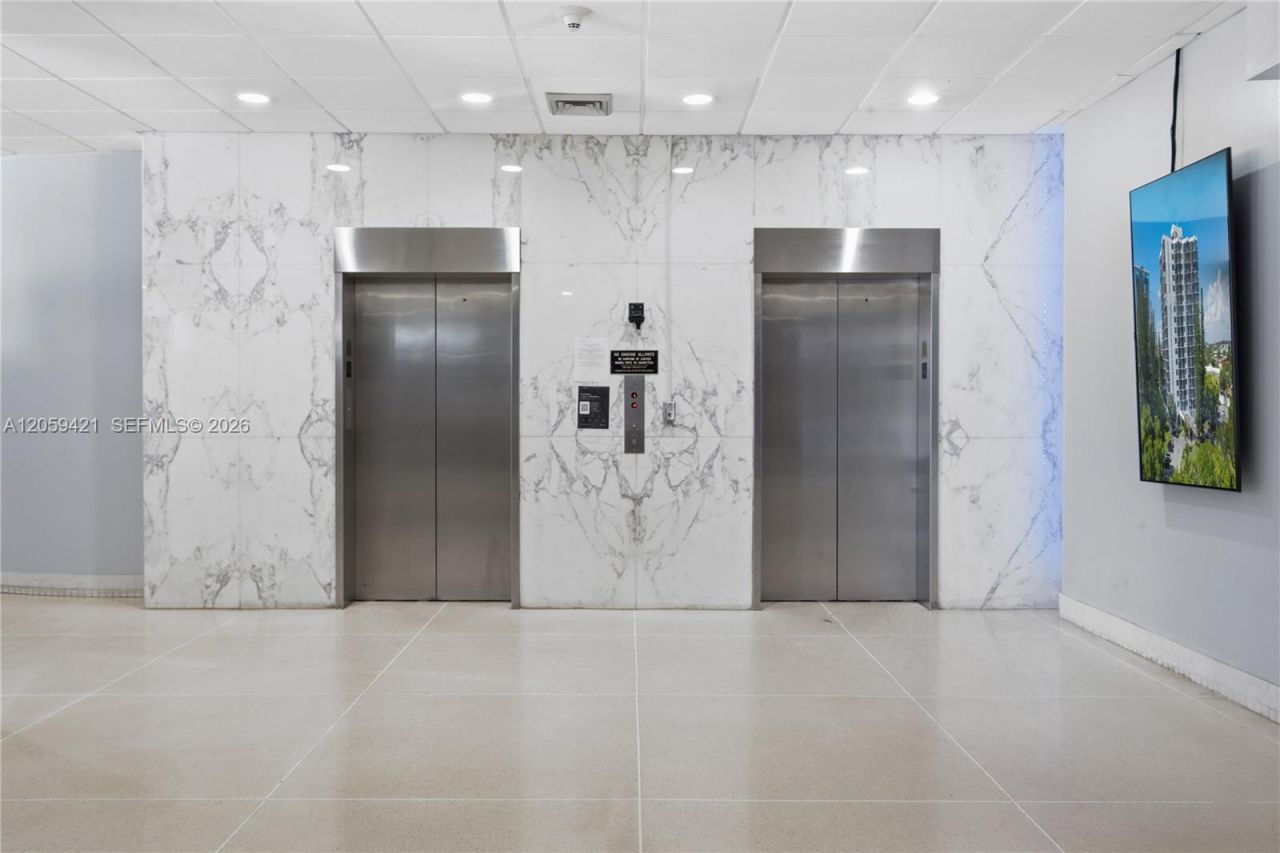 20100 W Country Club Dr , Unit 1206, Aventura, FL 33180 Photo