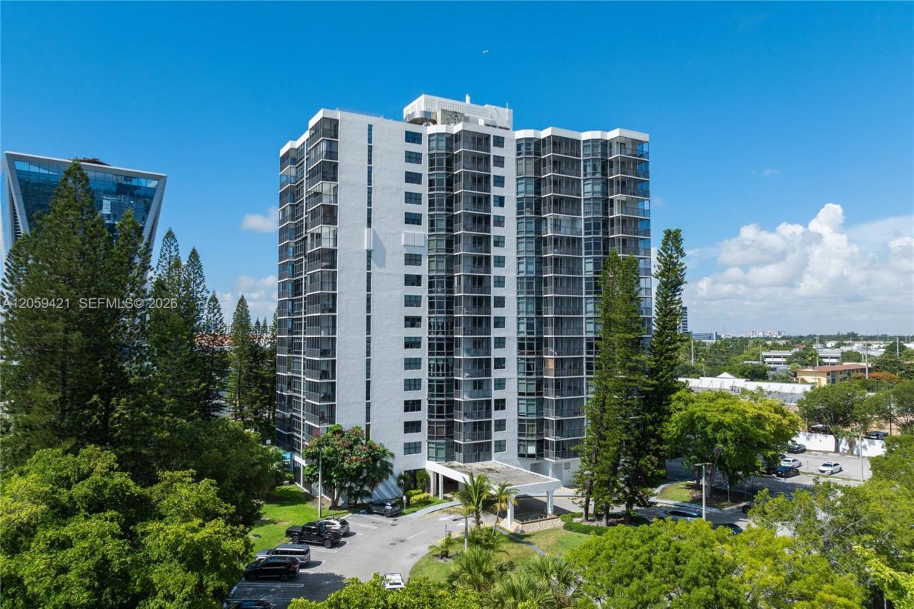 20100 W Country Club Dr , Unit 1206, Aventura, FL 33180 Photo