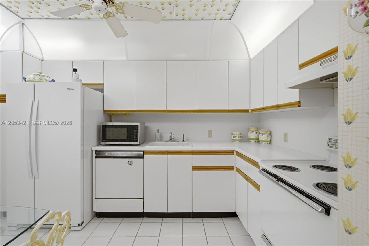 20100 W Country Club Dr , Unit 1206, Aventura, FL 33180 Photo