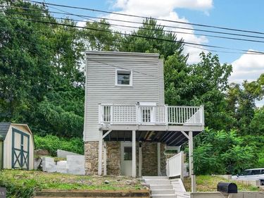 377 MOUNT PLEASANT STREET, COATESVILLE, PA 19320