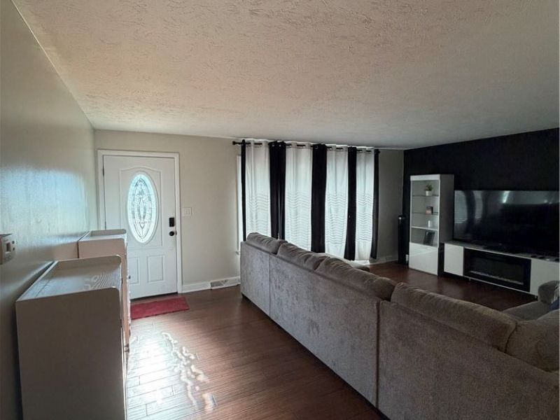 4725 Eric Avenue, Cleveland, OH 44109 Photo 10