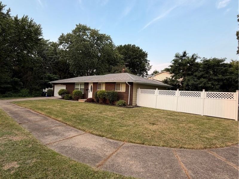 4725 Eric Avenue, Cleveland, OH 44109 Photo 6