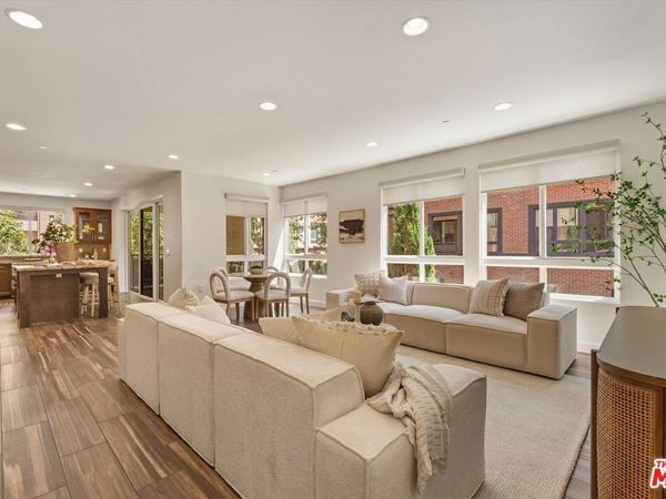 12883 Runway Road, Unit 1, Playa Vista, CA 90094