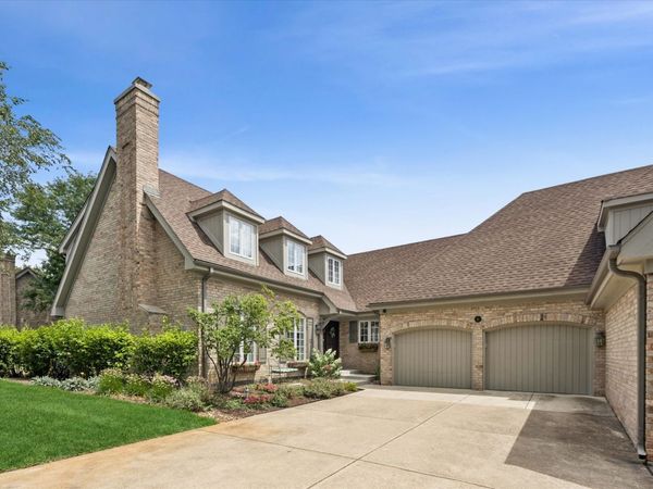 10 Tartan Ridge Road , Burr Ridge, IL 60527