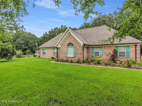 209 Roper Cove, Byhalia, MS 38611