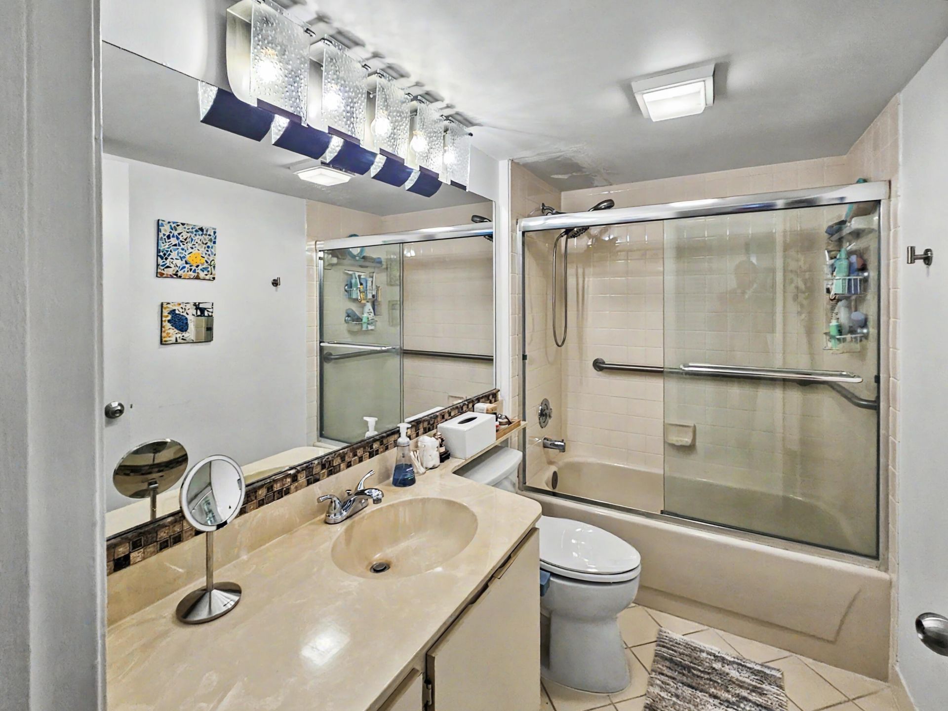 2811 Village Boulevard, Unit 302, West Palm Beach, FL 33409 Photo