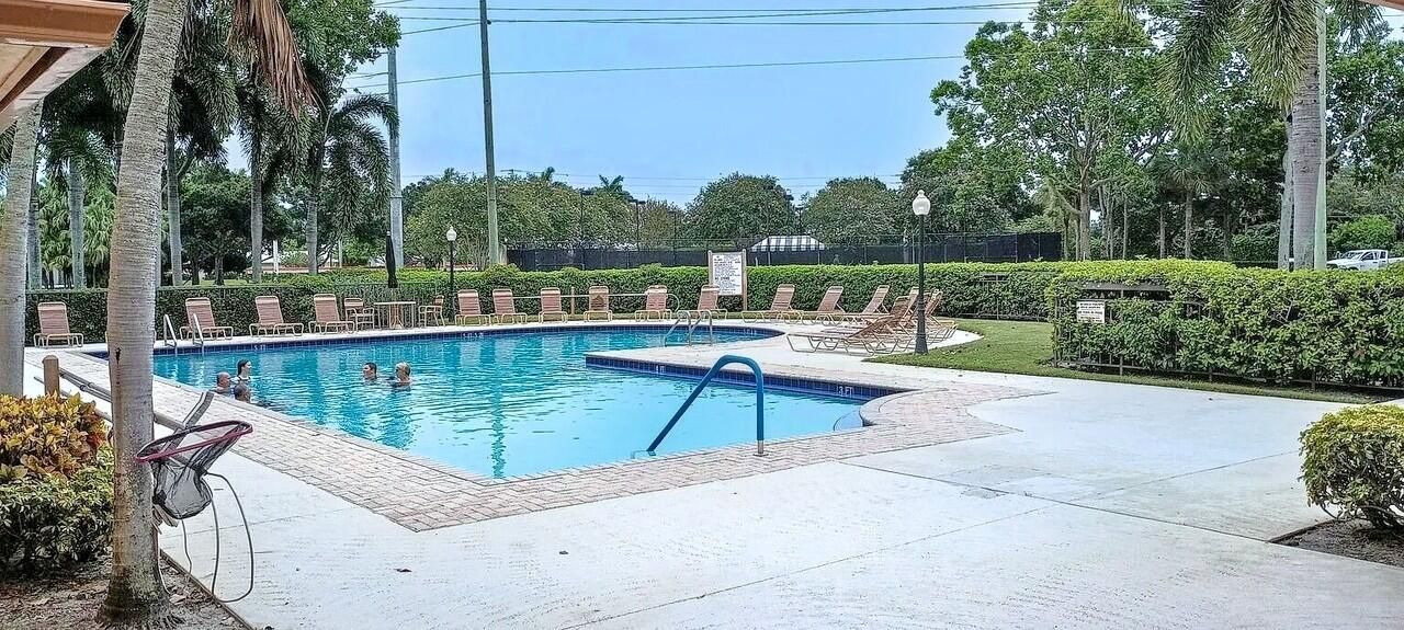 2811 Village Boulevard, Unit 302, West Palm Beach, FL 33409 Photo