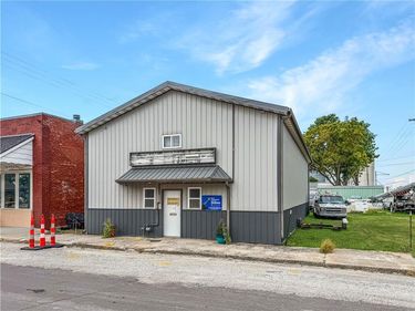 S Pine Street, Norborne, MO 64668