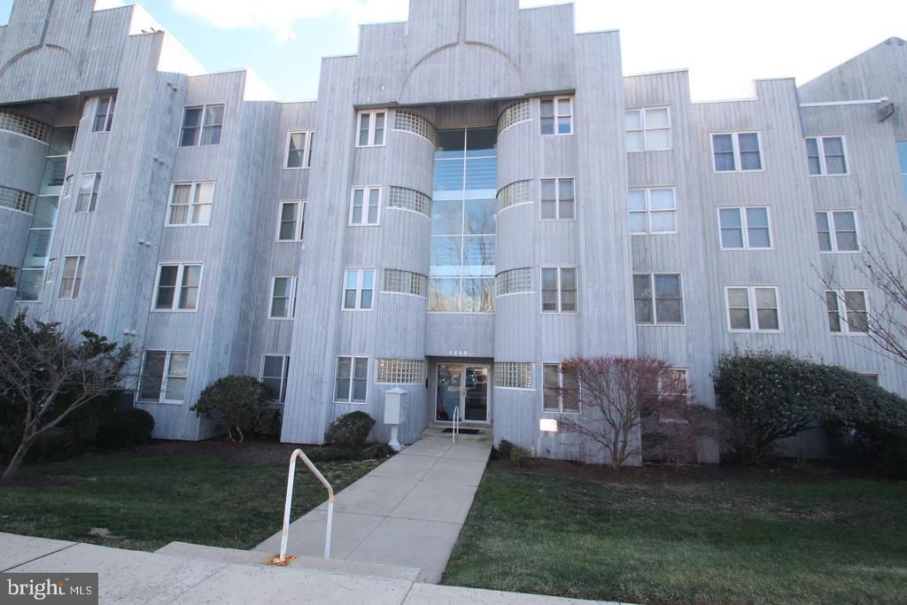 5209 Unit 6 Le Parc Drive, Unit 38, Wilmington, DE 19809 Main Photo