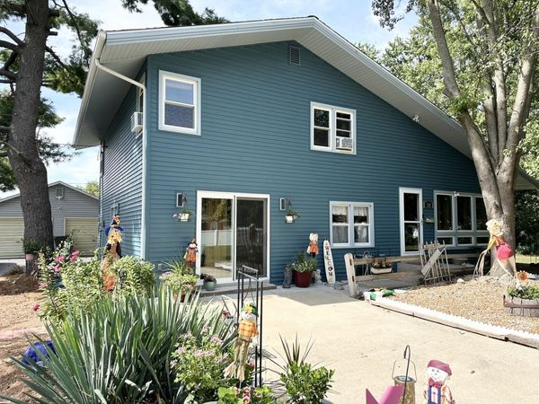 320 E Lincoln Avenue, Watseka, IL 60970
