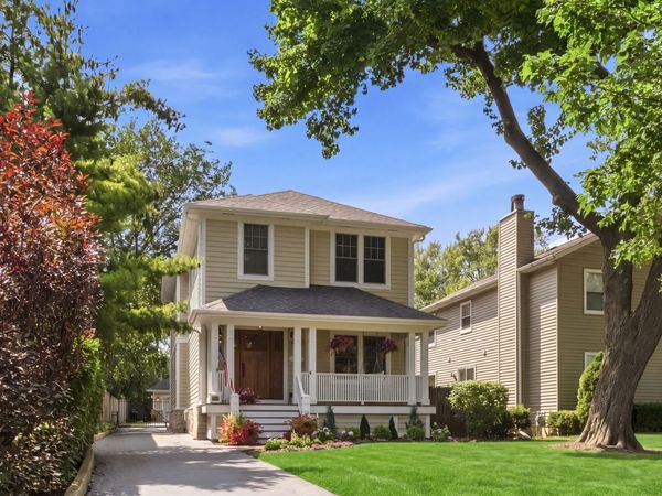 1308 Edgewood Road , Lake Forest, IL 60045