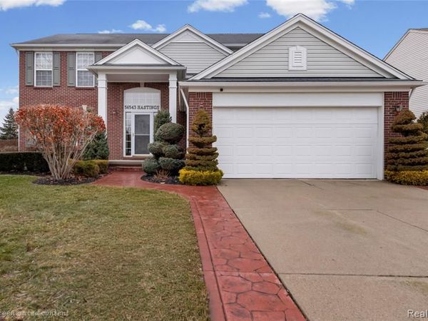 56543 Hastings Drive, Macomb Twp, MI 48042