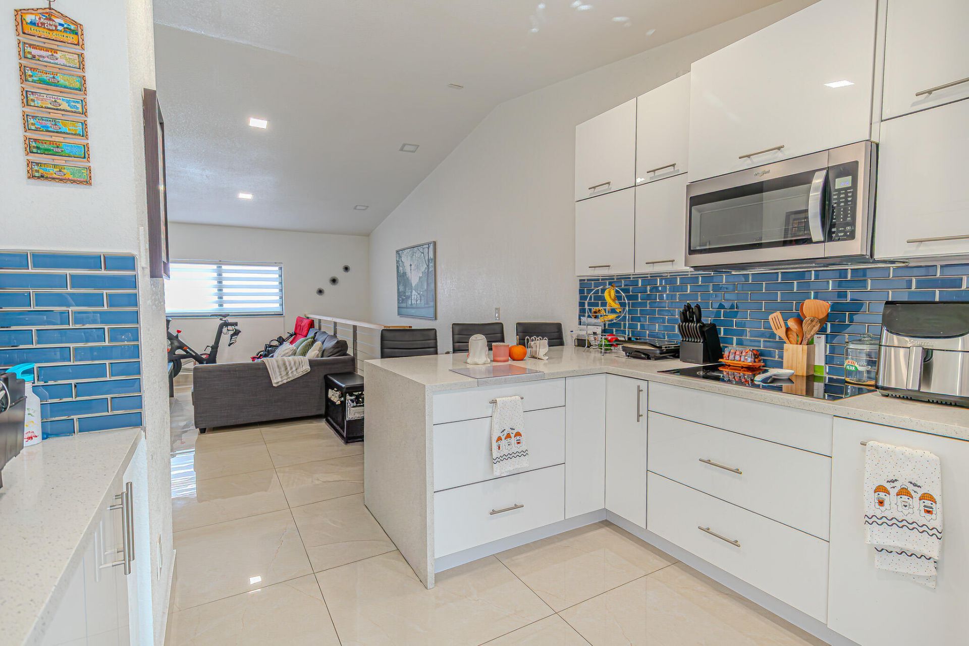 7690 W 29th Way, Unit 202, Hialeah, FL 33018 Photo
