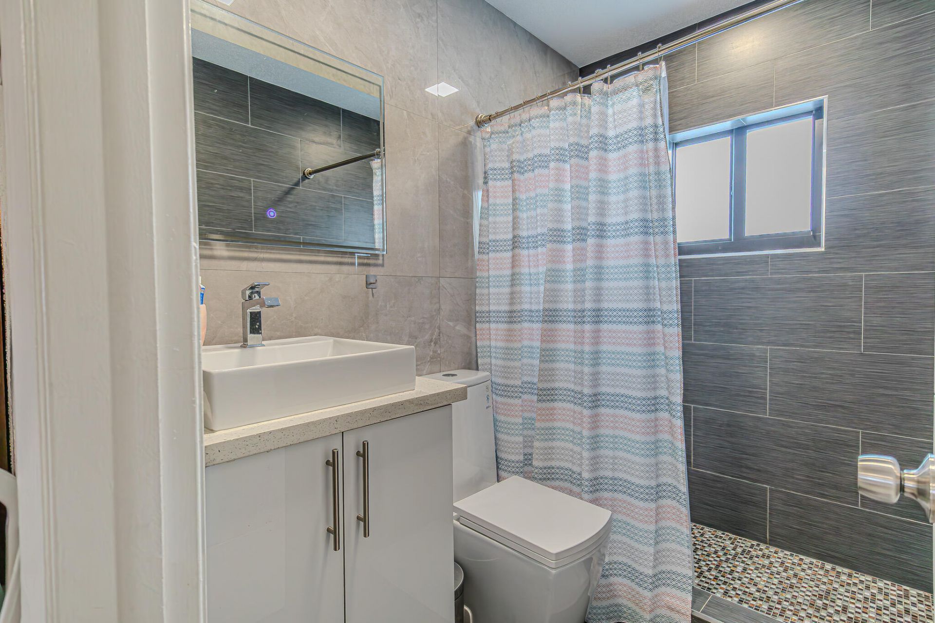 7690 W 29th Way, Unit 202, Hialeah, FL 33018 Photo