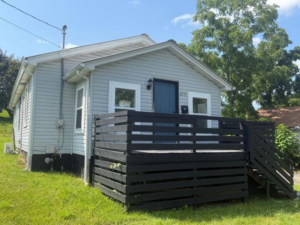 213 Roger's St, OAK HILL, WV 25901