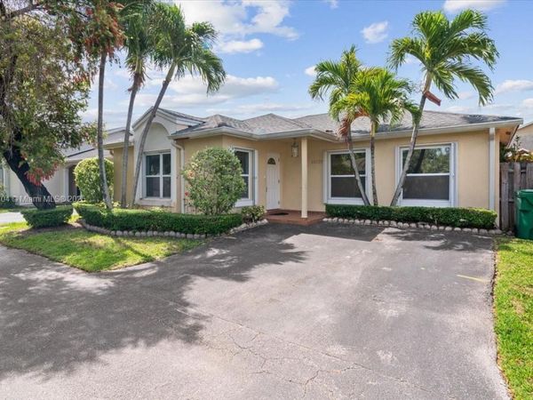 10120 NW 57th Street, Doral, FL 33178