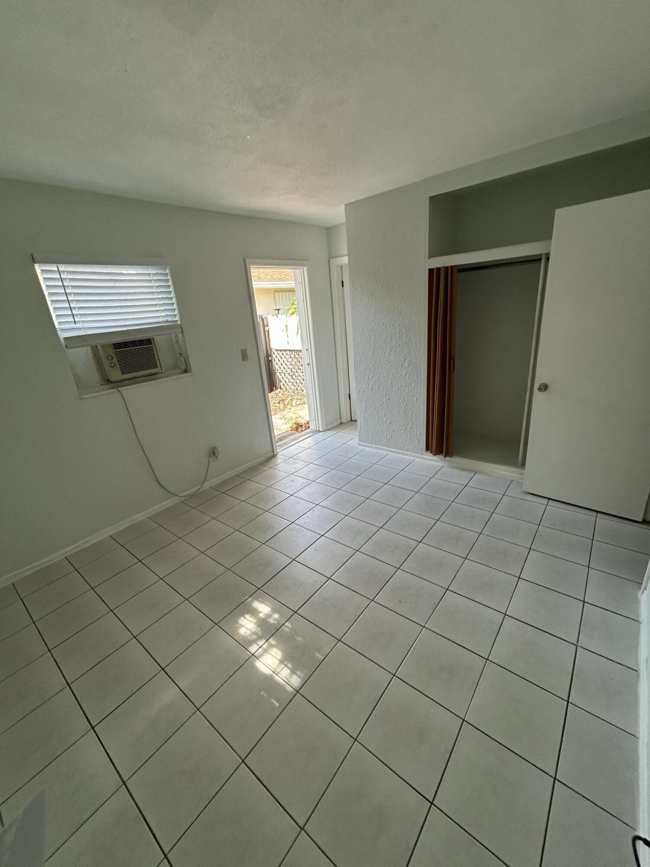 5881 NE 18th Avenue, Unit 2, Fort Lauderdale, FL 33334 Photo