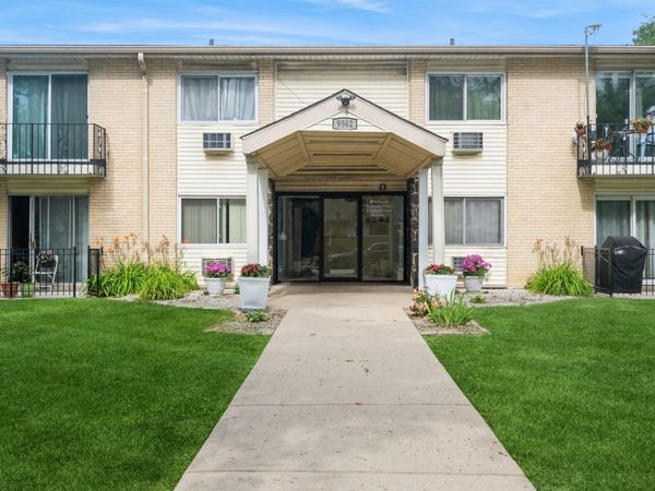 9562 PARK Lane , Unit 2I, Des Plaines, IL 60016