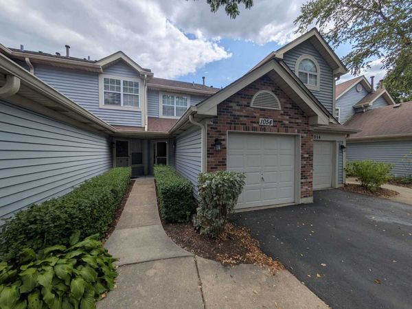 1054 Rockport Drive , Unit 1, Carol Stream, IL 60188