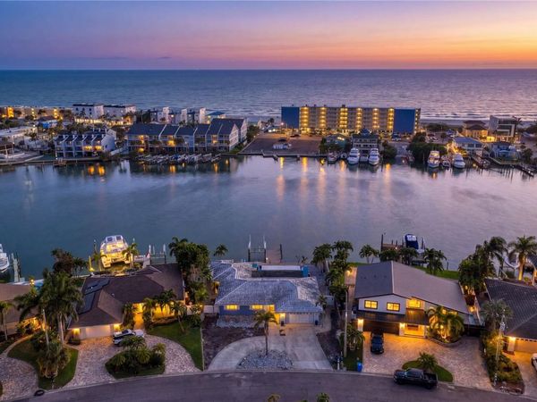 10038 S YACHT CLUB DRIVE , TREASURE ISLAND, FL 33706