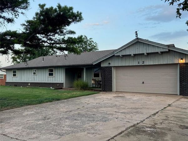 12 Morrow Drive, Chickasha, OK 73018