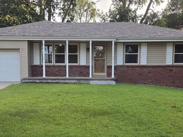 5012 S 94 Street, Omaha, NE 68127