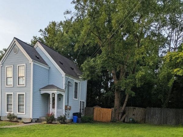 754 Lake Terrace Dr , Nashville, TN 37217
