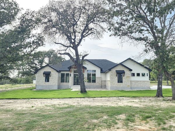 105 PIONEER TRL, Adkins, TX 78101