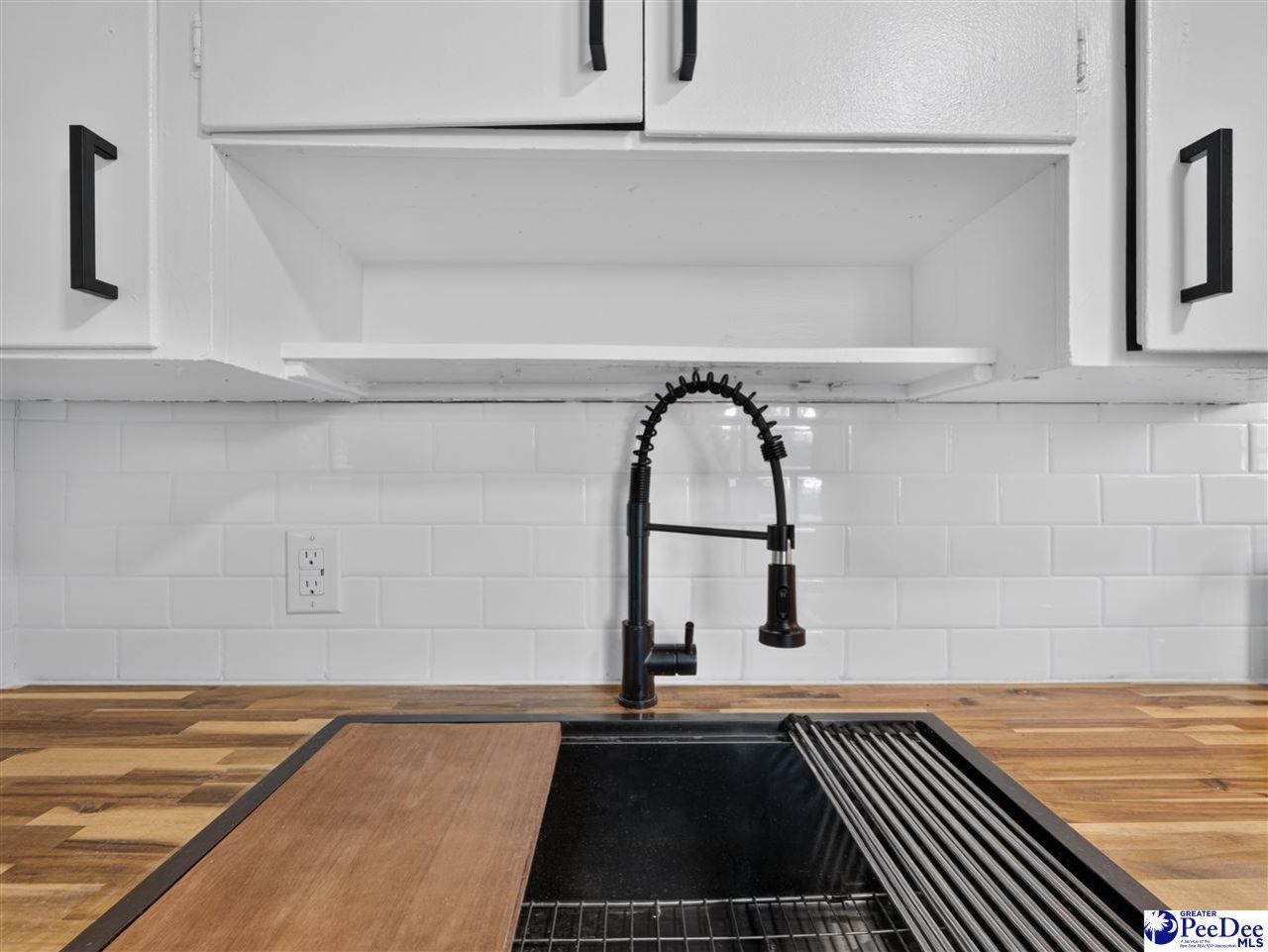 120 Vaughan St Photo 11