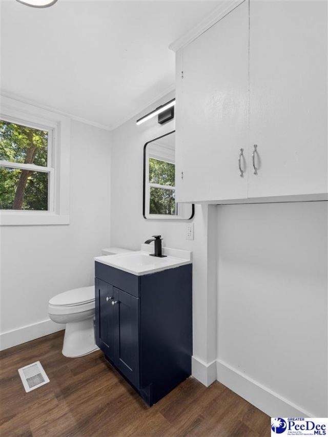 120 Vaughan St Photo 18
