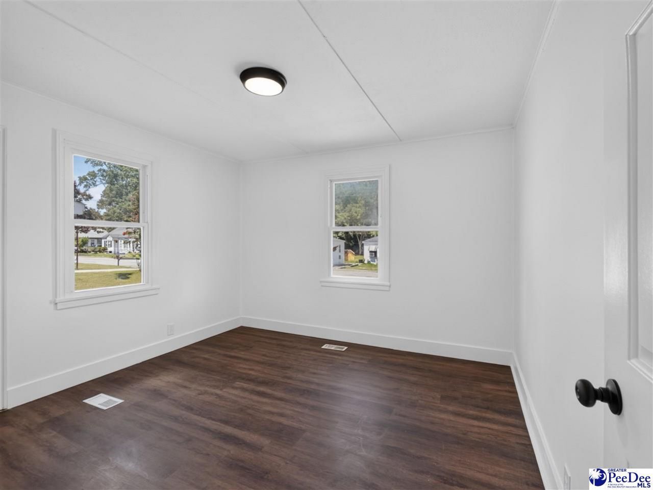 120 Vaughan St Photo 29