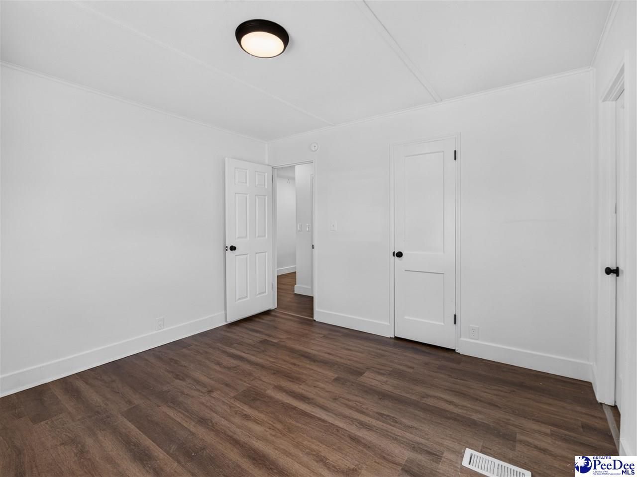 120 Vaughan St Photo 30
