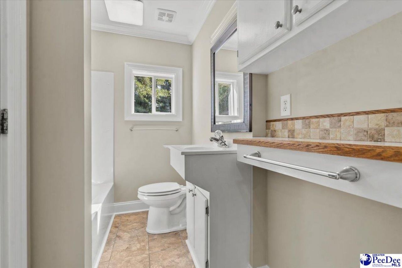 121 Vaughan Street Photo 12