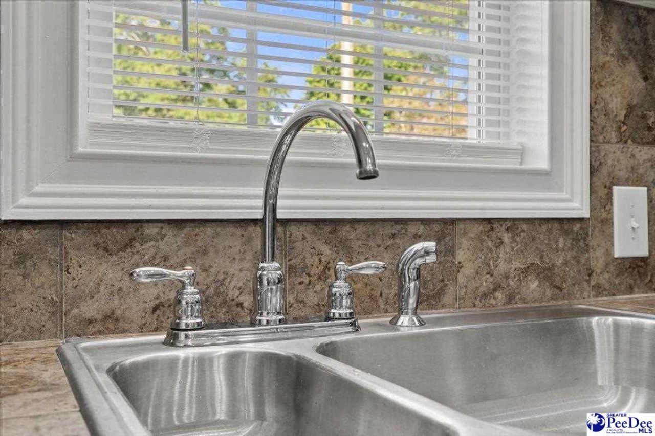 121 Vaughan Street Photo 8