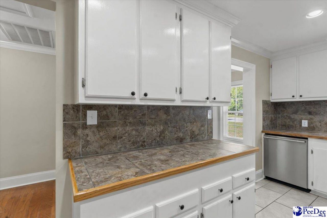 121 Vaughan Street Photo 9