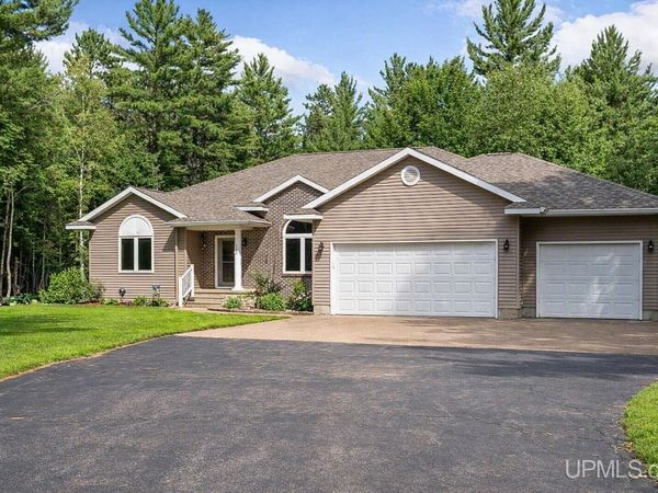 206 N Southgate Drive, Forsyth Twp, MI 49841