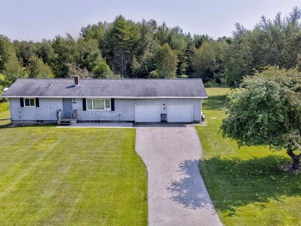 8071W Freeman Road, Hiawatha Twp, MI 49854
