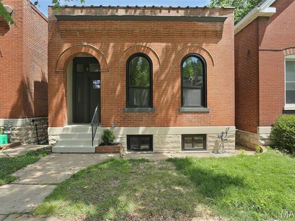 5637 Reber Place , St Louis, MO 63139