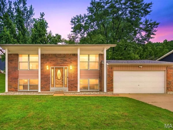 12115 Glenpark Drive , Maryland Heights, MO 63043