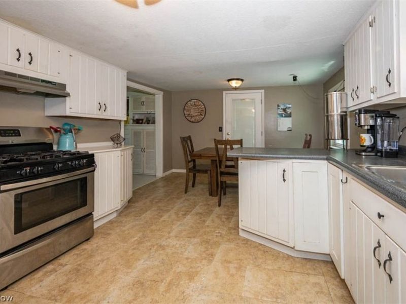 523 Russell Avenue, Poland, OH 44514 Photo 5